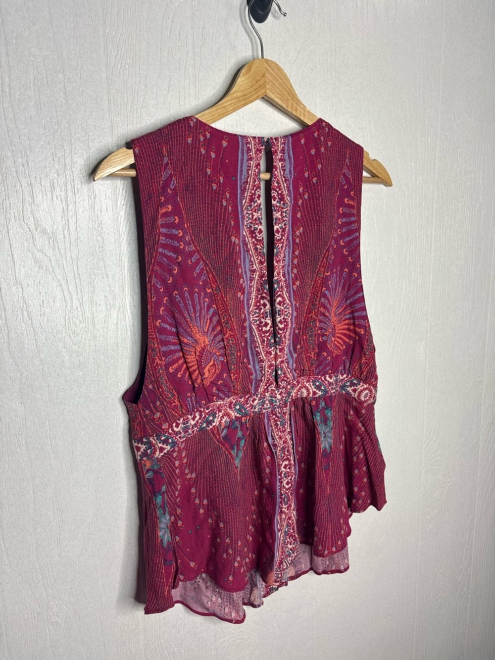 Free People the siren sleeveless low neck top size medium - Picture 8 of 9